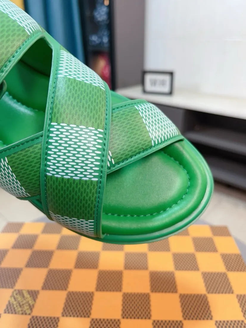 Men's shoes 💰380🌹🌹 (lv-Louis Vuitton) New men's slippers, high-end boutique, exquisite embossed logo decoration on the upper, fine workmanship, super soft soles, casual, loose and comfortable, a must-have in summer! \nsize：38-44